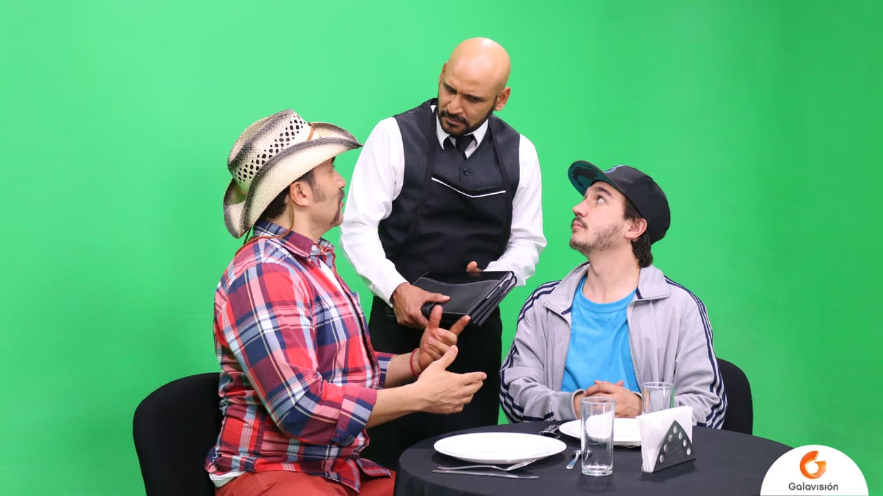 En esta ocasión, Francisco Baños Bautista interpretó al mesero del restaurante.