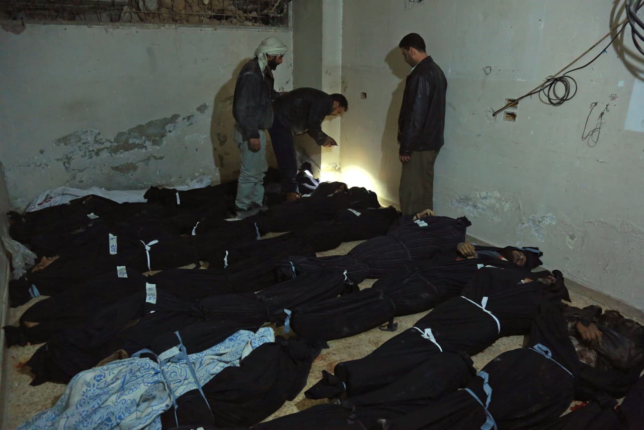 4 de marzo de 2018. Una morgue improvisada en un hospital en Douma después de los bombardeos del gobierno sirio en Guta Oriental.