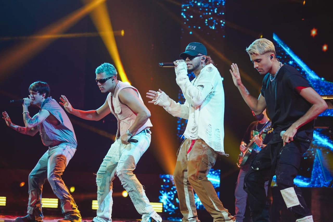 Los chicos de CNCO tampoco podían faltar a la cita de los últimos preparativos para esta gran fiesta.