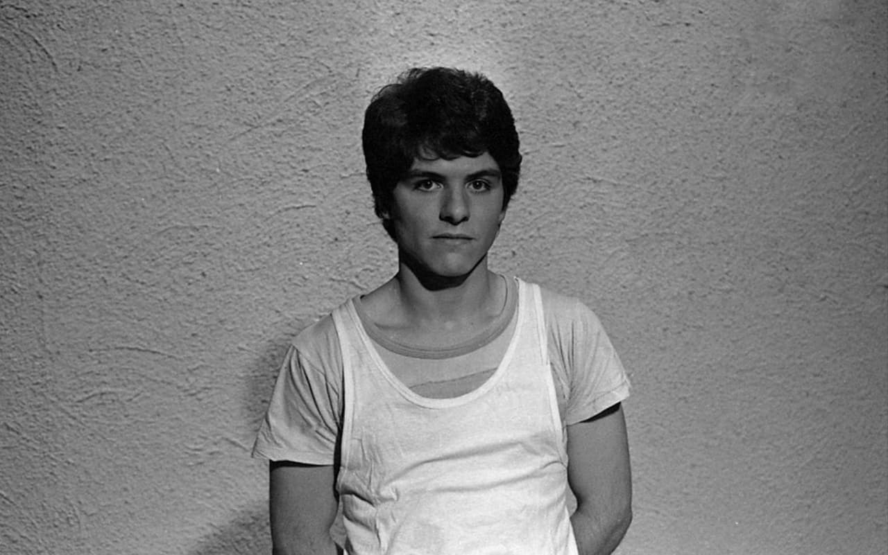 Nació en Torreón, Coahuila y comenzó su carrera en 1983 en "La fiera" con un pequeño papel.