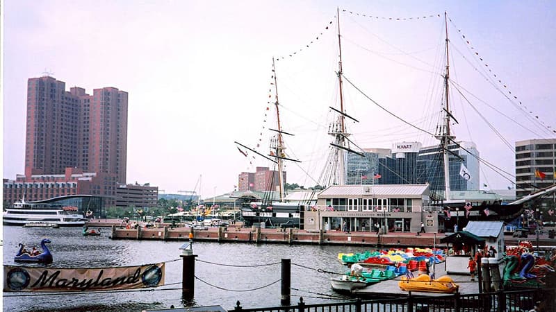 <h3 class="cms-H3-H3">Maryland</h3>
<br>La ley de ese estado autoriza emitir licencias de conducir a quienes no tienen un estatus legal o un número de seguro social válido. El solicitante debe mostrar evidencia de que ha presentado dos años de declaraciones de impuestos sobre la renta en Maryland o prueba de residencia o que ha sido reclamado como dependiente por un individuo que ha presentado declaraciones de impuestos en Maryland. La licencia no es válida como identificación federal. La tarjeta en Maryland tiene un diseño distinto al resto de conductores, al igual que Nevada.