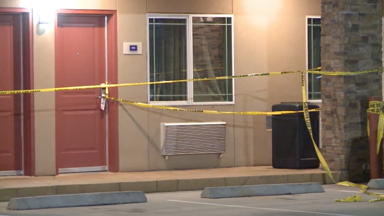 Atacan a balazos a un hombre en el estacionamiento de un hotel al oeste de Houston