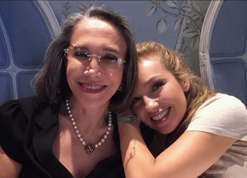 Hace un tiempo, la cantante mexicana 
<b><a href="https://www.youtube.com/watch?time_continue=10&v=Kce8536HotU" target="_blank">presumía </a></b>muy orgullosa en su cuenta de Instagram una selfie con Florinda Meza, con quien se reunió en Nueva York.