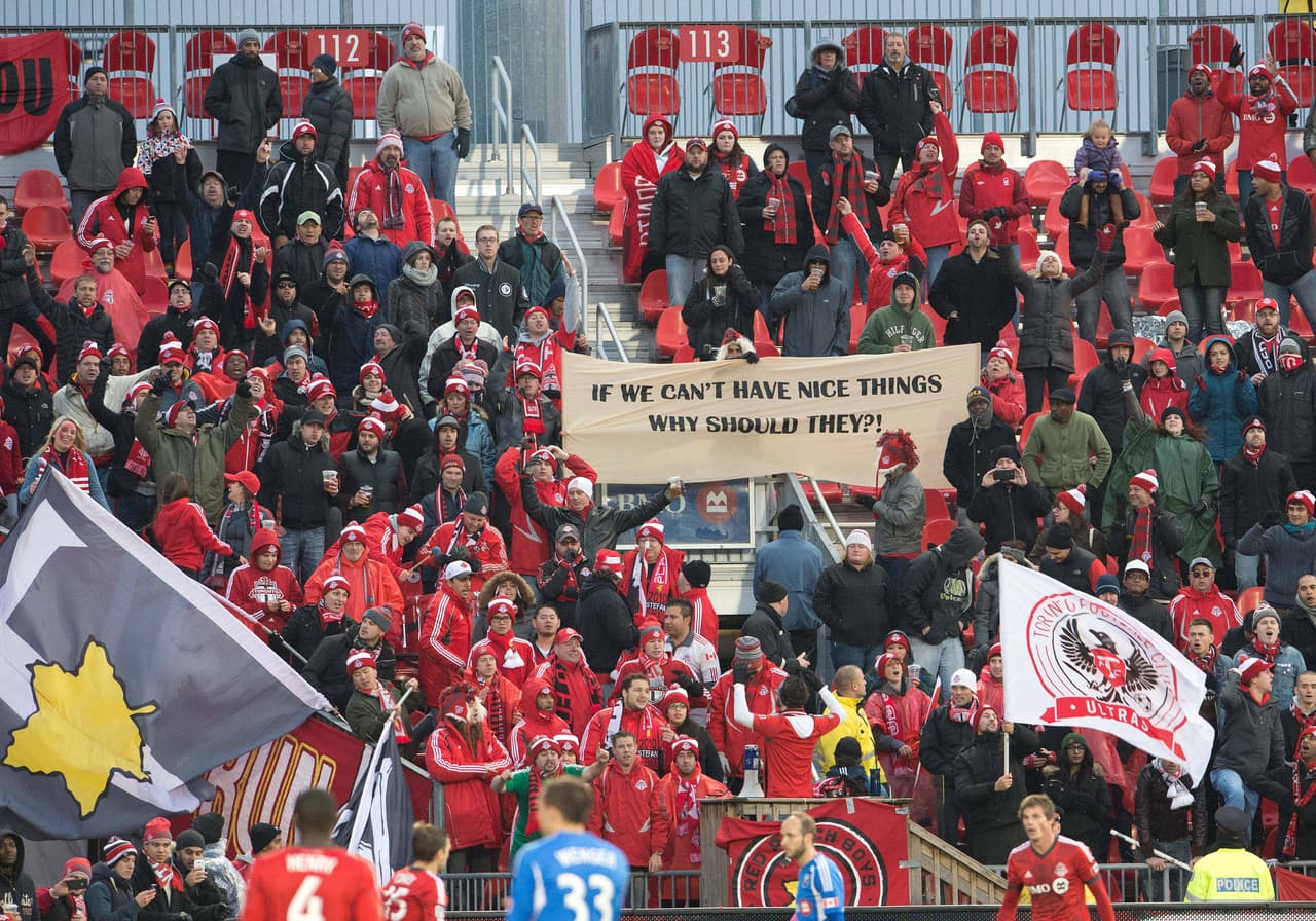 “Si nosotros no podemos tener cosas bonitas, ¿por qué habrían de tenerlas ellos?” fue una de las primeras pancartas y pedradas que Toronto le tiró a su nuevo rival canadiense de Montreal