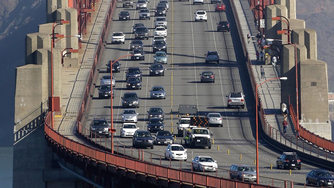 Gobierno amenaza con quitar dinero para carreteras a California por su “aire sucio”