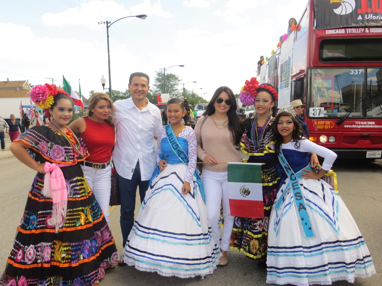 Talento de Univision dijo presente en este tradicional Desfile de La Villita de la Calle 26, donde vivimos con mucho orgullo las fiestas Patrias. ¡Viva México!