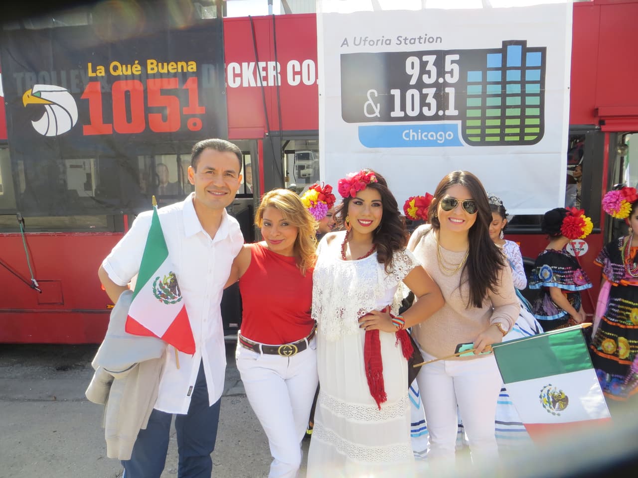 Talento de Univision dijo presente en este tradicional Desfile de La Villita de la Calle 26, donde vivimos con mucho orgullo las fiestas Patrias. ¡Viva México!