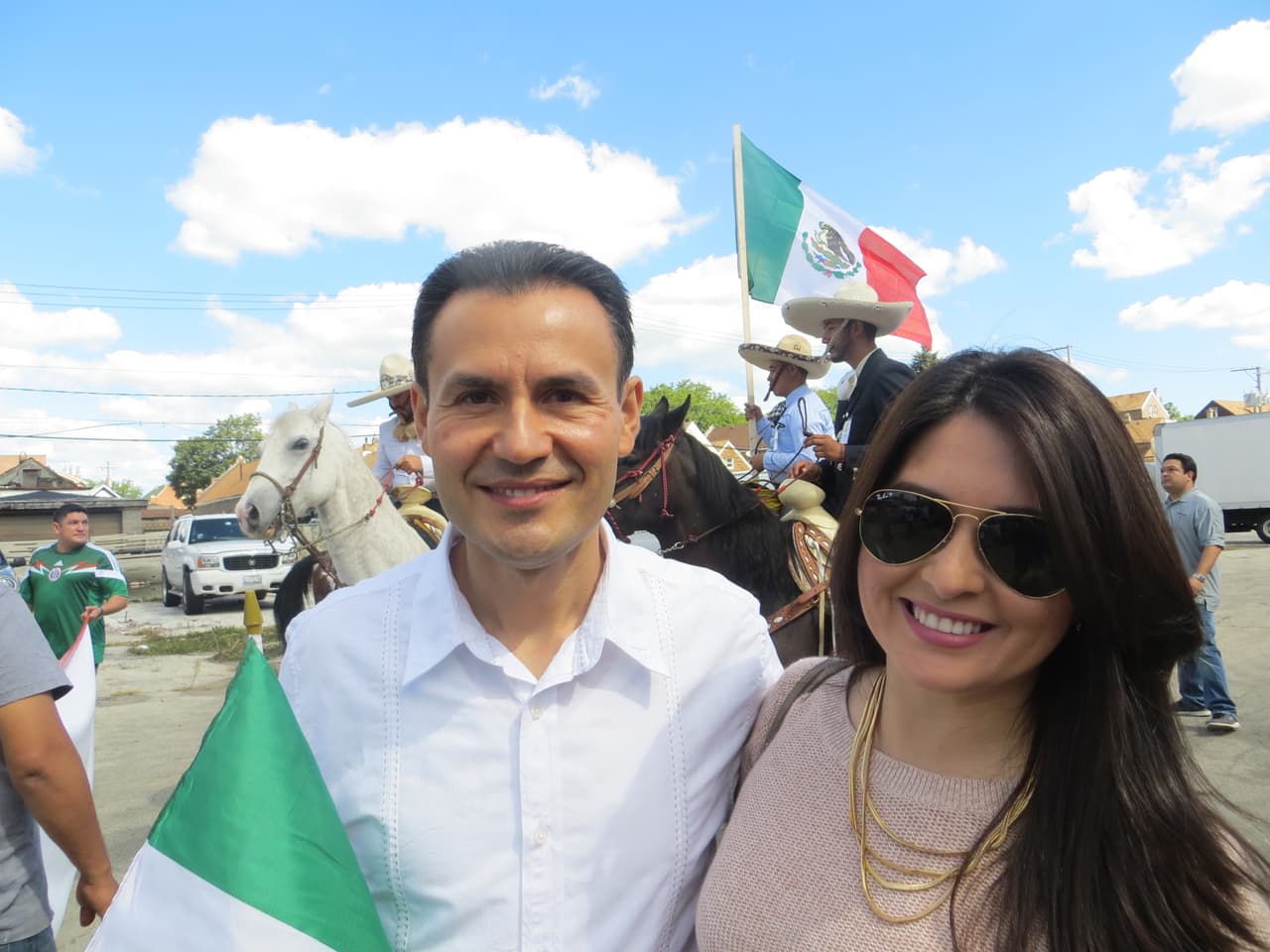 Talento de Univision dijo presente en este tradicional Desfile de La Villita de la Calle 26, donde vivimos con mucho orgullo las fiestas Patrias. ¡Viva México!