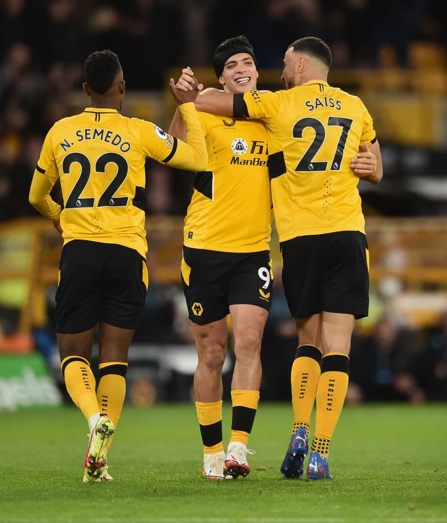 El lobo mexicano volvió a tener gol con los Wolves y los locales vencen 1-0 al West Ham United.