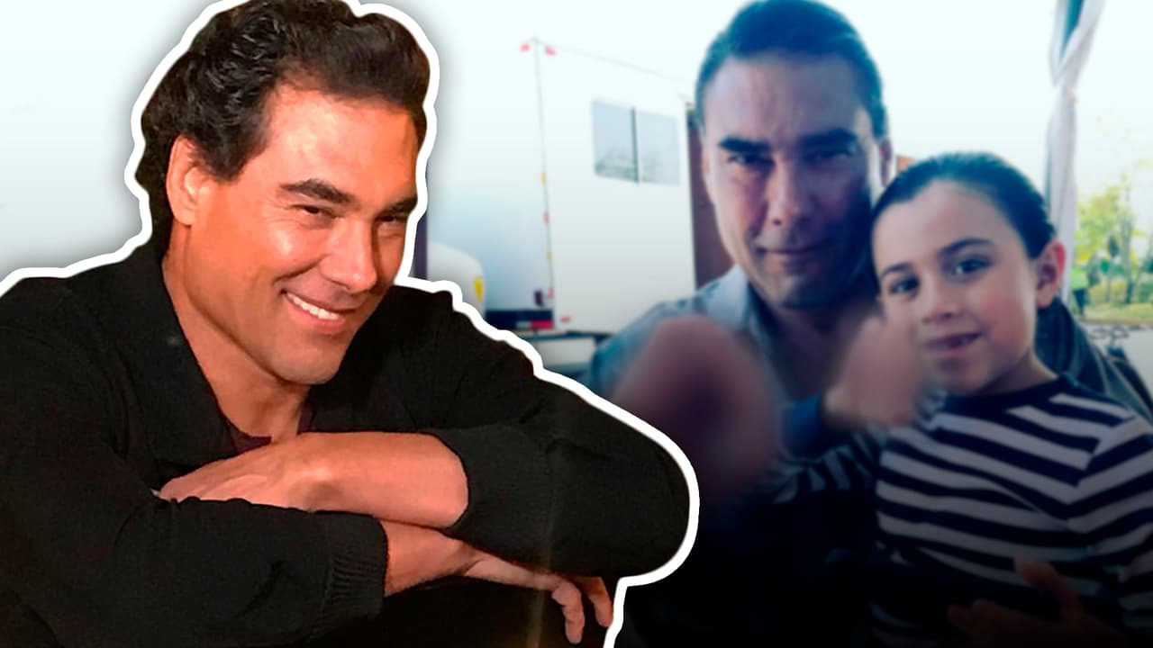 Eduardo Yáñez posa junto a su "nieto", al que le da una lección no apta para menores