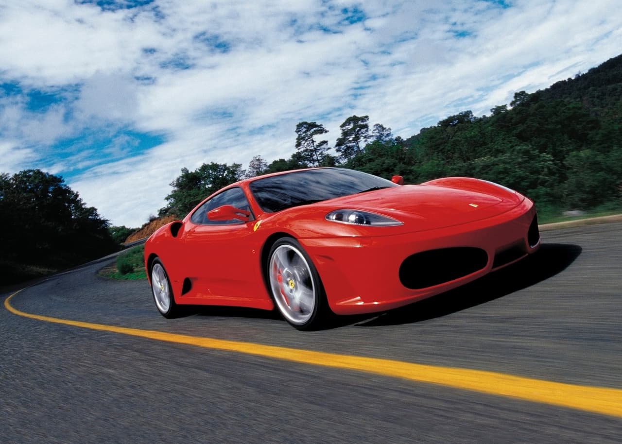 <h3 class="cms-H3-H3"><b>7. Ferrari F430</b></h3>
<br>
<br>
<b>Capacidad del tanque: </b>25.09 galones
<br>
<b>Costo estimado para llenar el tanque:</b> $103
<br>
<b>Consumo de combustible:</b> 13 mpg en trayecto combinado