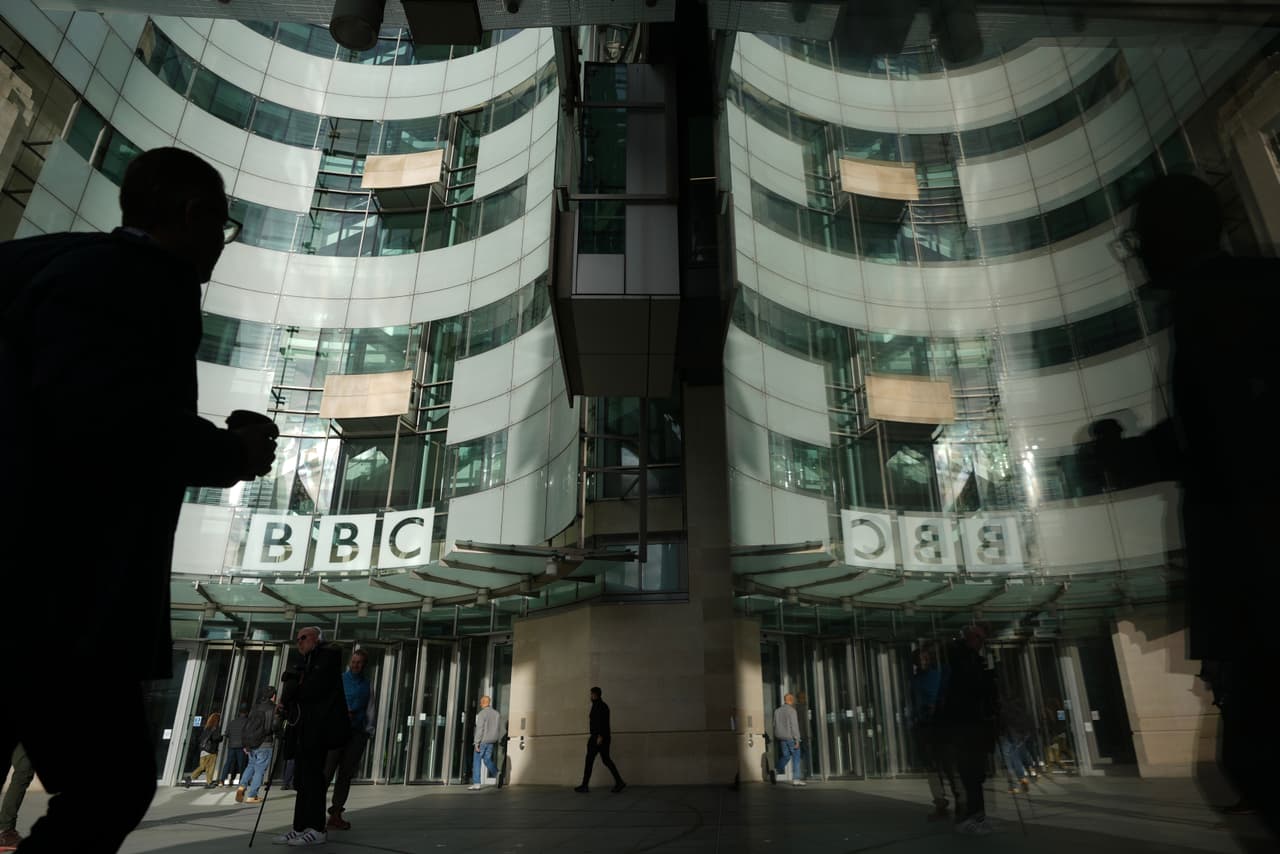 Jueza ordena a Donald Trump declarar en el juicio por difamación contra la BBC en diciembre