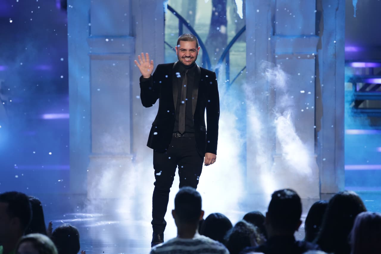 El reconocido diseñador estadounidense que ha vestido a celebridades como Jennifer López y Lady Gaga vistió a las chicas en un desfile de alta costura inolvidable.