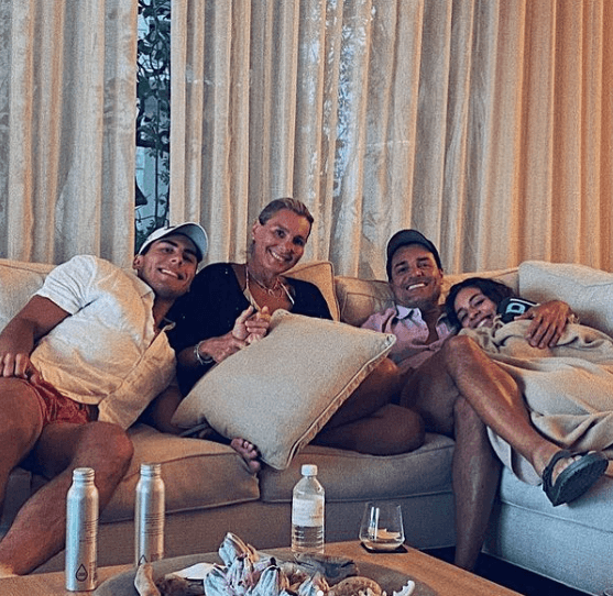 Elmer Figueroa Arce, mejor conocido como Chayanne, es uno de los cantantes latinos más exitosos gracias a su talento y carisma, pero también por su vida personal que ha sabido balancear con su carrera.