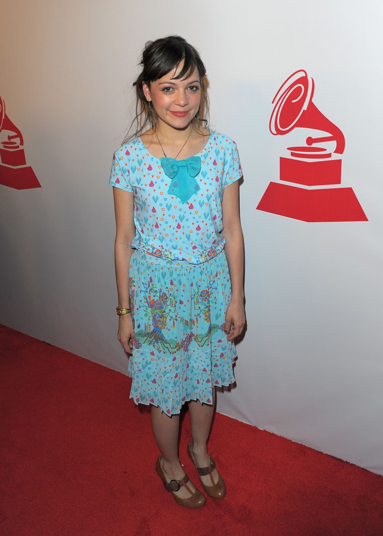 En la entrega del Latin Grammy 2009, la cantante optó por un vestido de dos piezas en tonos pasteles.