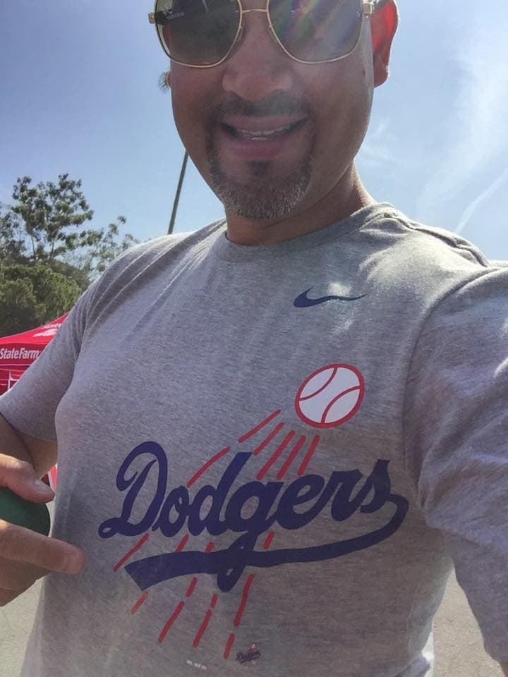 Pero El Feo no es el único que le va con el corazón al equipo angelino, al Pelón frecuentemente lo vemos apoyándolos.