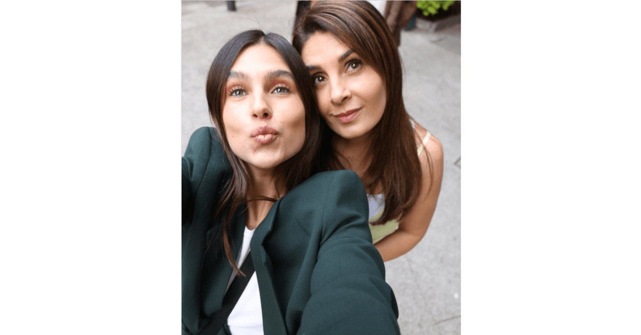 Mayrín Villanueva y su hija, Romina Poza