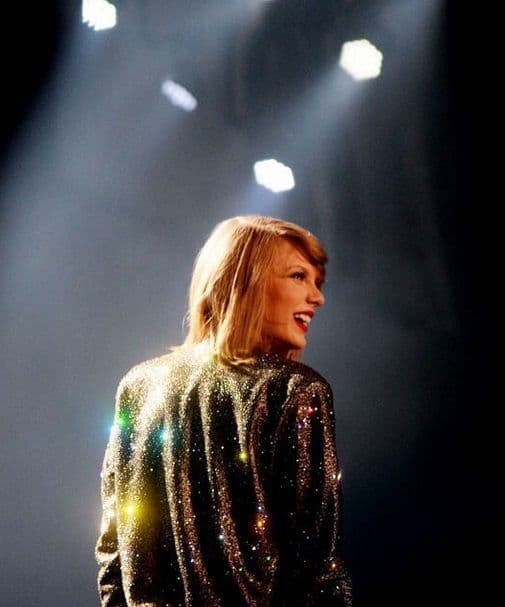 Taylor tiene muchos motivos para ser feliz, entre ellos su nominación a Premios Juventud.