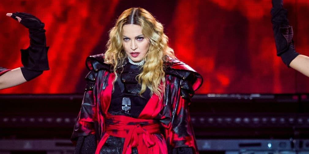 1. Madonna: La Reina del Pop declaró en 2013 que fue violada y amenazada con un cuchillo cuando era joven.