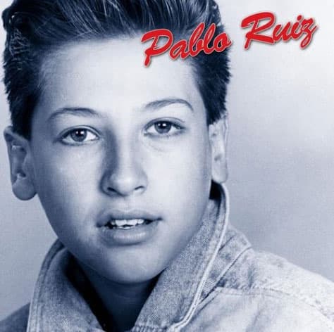 <b>Pablo Ruiz</b> dejaba de ser un cantante infantil para convertirse en un ídolo juvenil, la balada 'Por ella' hacía suspirar a las adolescentes.