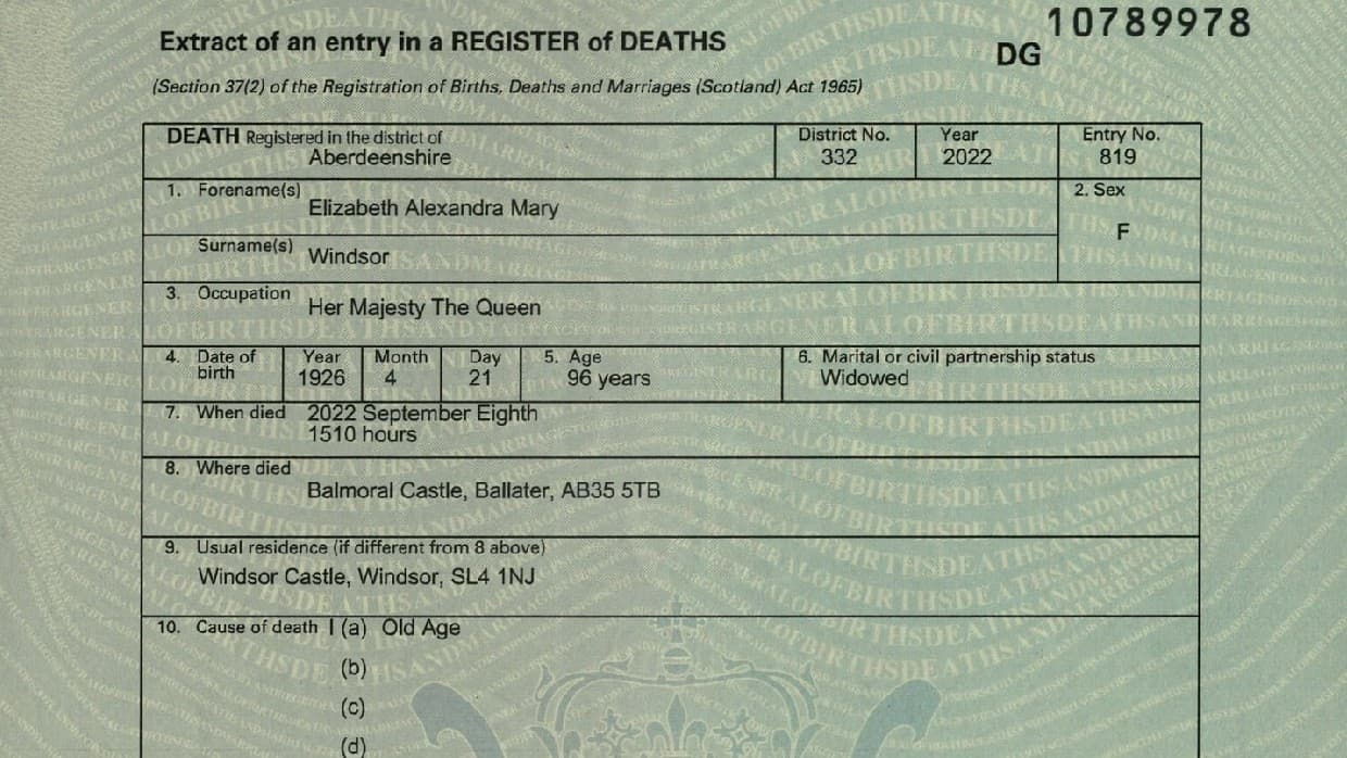 El certificado de muerte de la reina Isabel II revela que falleció de "vejez" a las 15:10 hora local de Escocia.