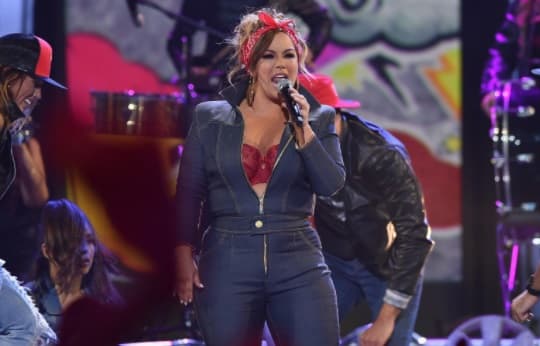 Tras sufrir la muerte de su mamá, Chiquis mantiene la custodia de sus hermanos, gracias a que su tía Rosie se la cedió.