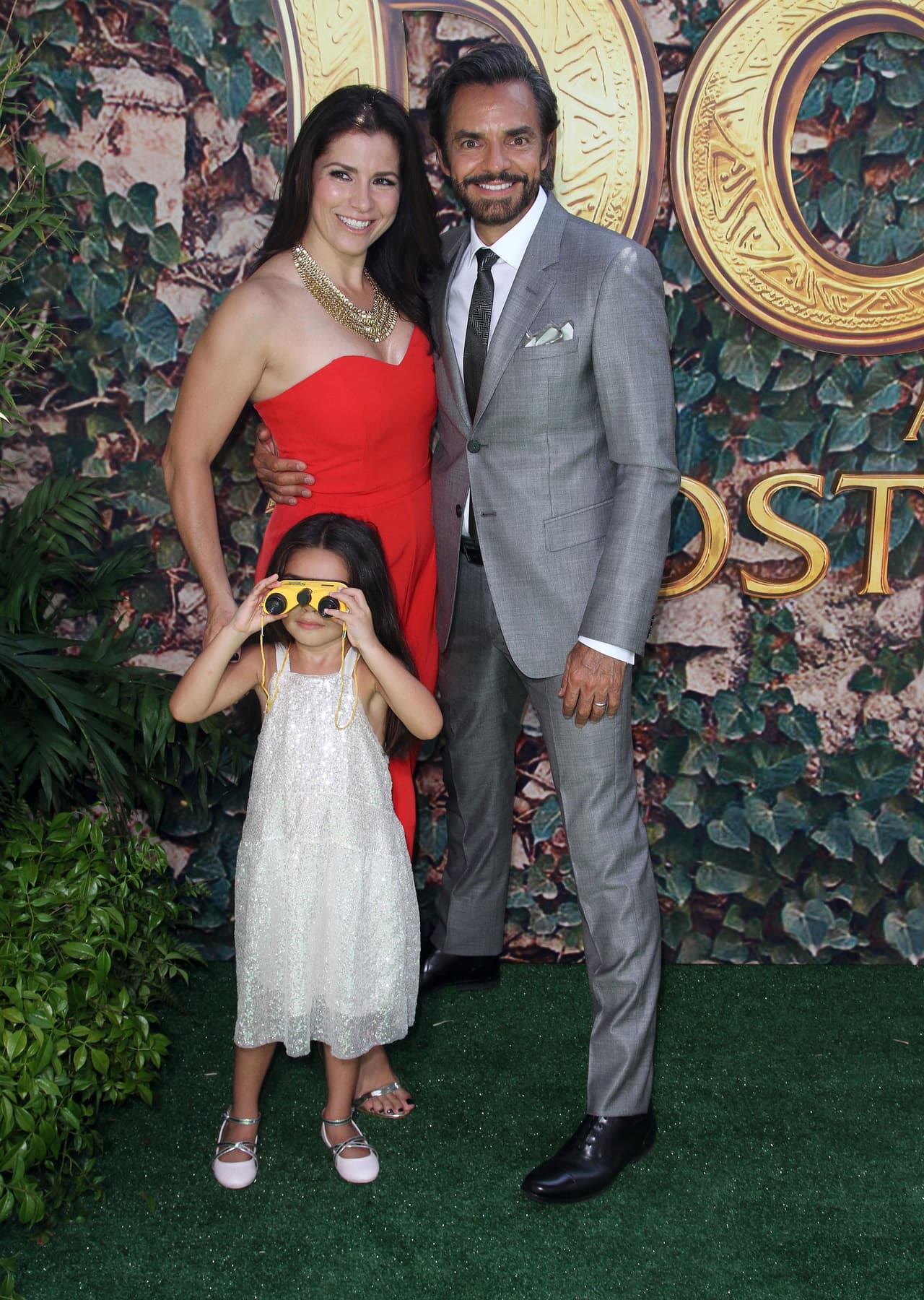 "Todo el día canta, todo el día actúa", señaló en esa ocasión Eugenio Derbez.