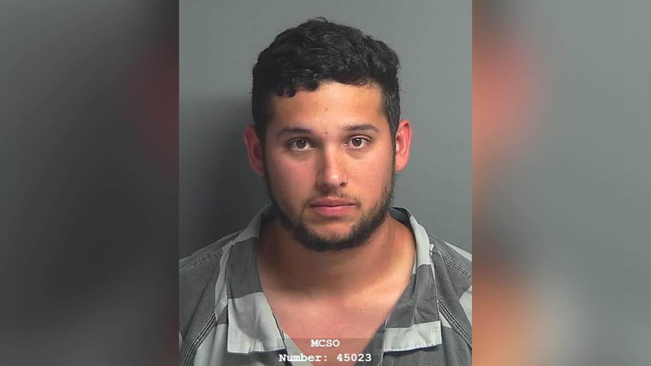 Kyle Weston Smith es buscado por solicitud en línea de un menor.