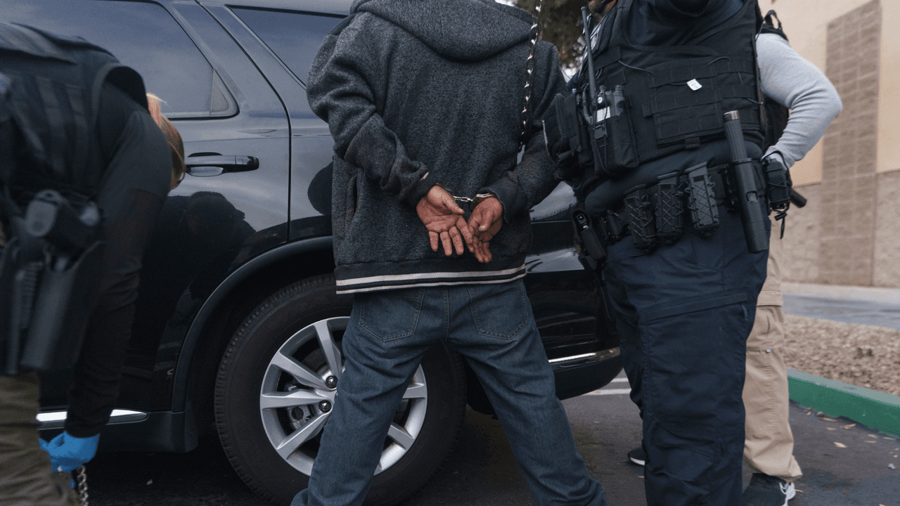 ¿La ley SB 4 para arrestar a inmigrantes se aplicará en San Antonio? Esto dicen los policías