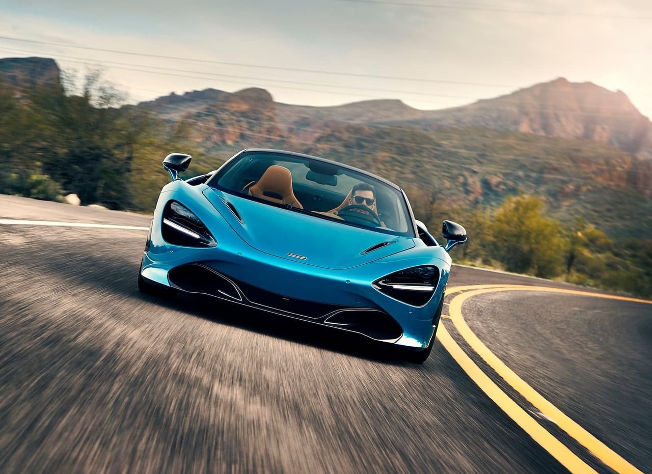 <b><h3 class="cms-H3-H3">6. McLaren 720S (<a href="https://www.univision.com/carros/pruebas-de-manejo/prueba-mclaren-720s-2019-el-supercarro-perfecto">Mira nuestra prueba</a>)</h3><h3 class="cms-H3-H3"> </h3></b>
<br>
<br>
<b>Velocidad máxima:</b> 212 mph (341 km/h)
<br>
<b>0 a 62 mph (100 km/h):</b> 2.6 segundos
<br>
<b>0 a 124 mph (200 km/h):</b> 7.1 segundos
<br>
<b>¼ de milla:</b> 9.9 segundos