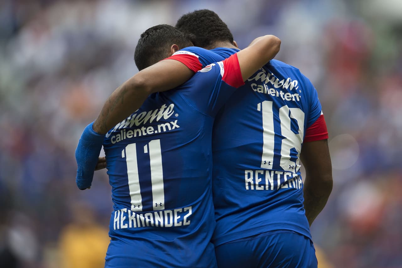 Con el juego prácticamente finalizado, al 90'+3, Elías Hernández (izquierda) anotó el 3-0 definitivo para Cruz Azul.