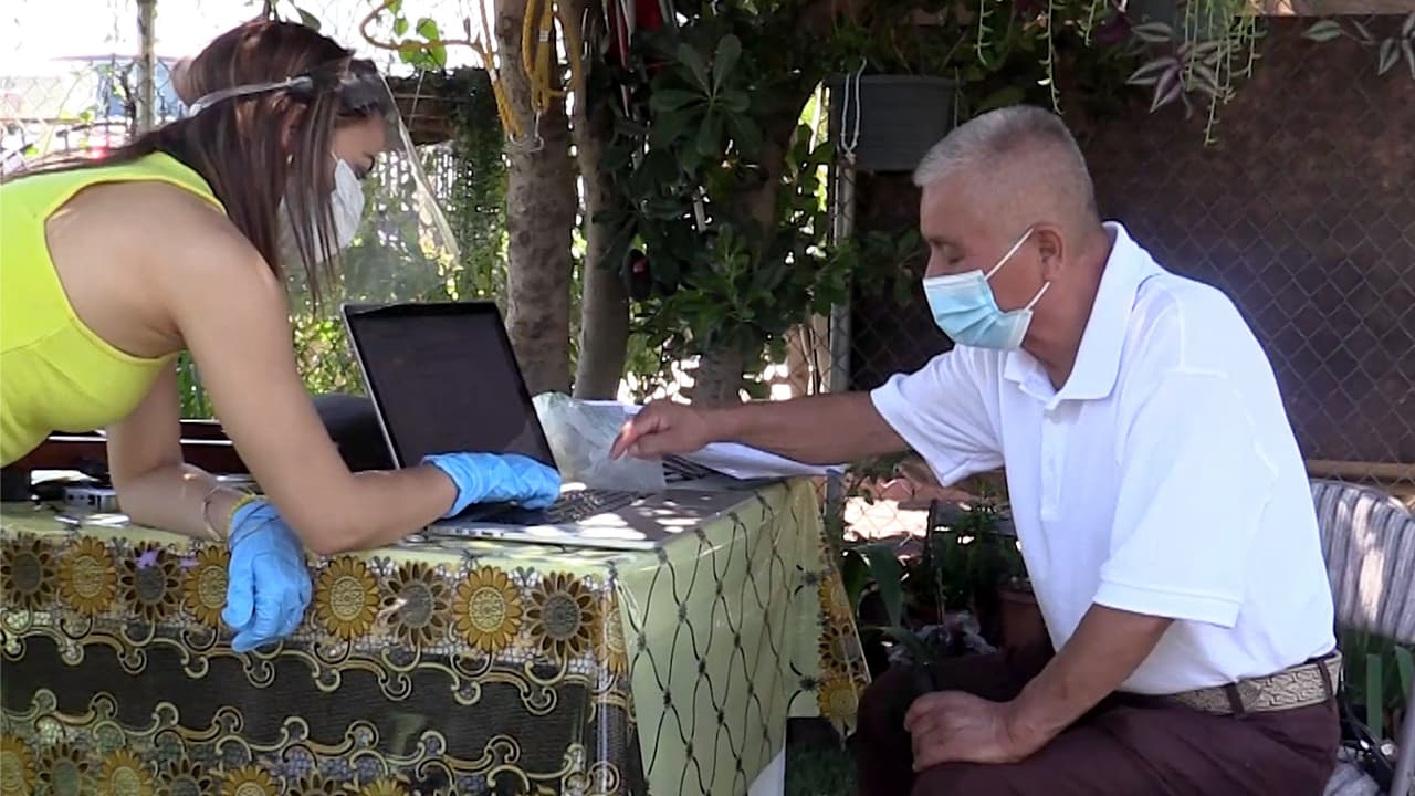 Sin comida ni dinero, pero con deudas: qué ayuda existe para indocumentados afectados por el coronavirus