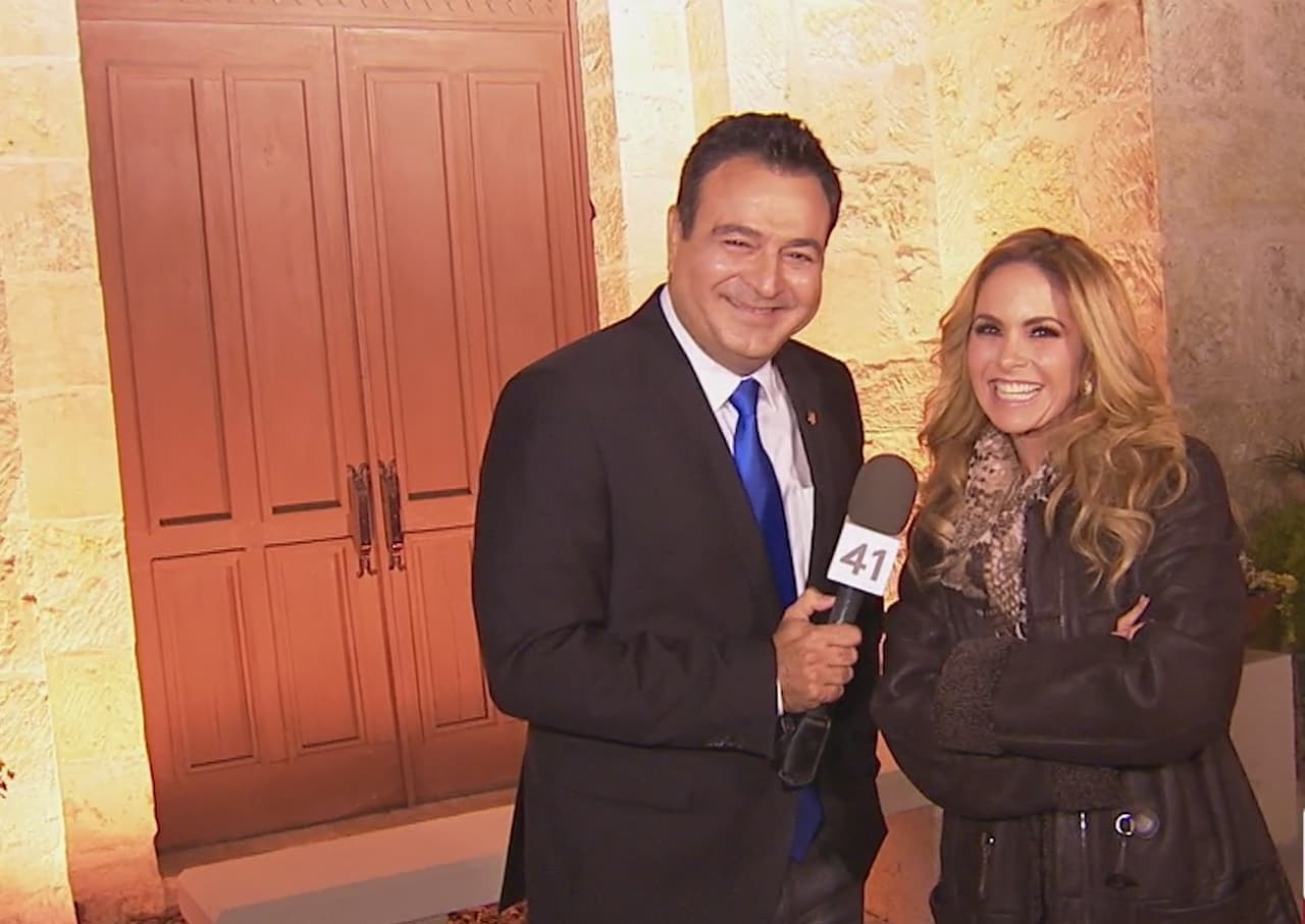 Las mañanitas estuvieron a cargo de la cantante mexicana Lucero, quien habló sobre su devoción a la Virgen de Guadalupe y el orgullo de ser mexicana. 
<br>