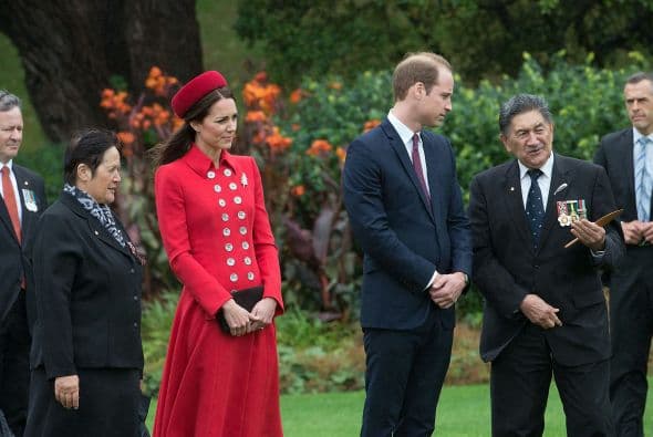 Kate tuvo que dejar a George unos instantes. Mira aquí los videos más chismosos.