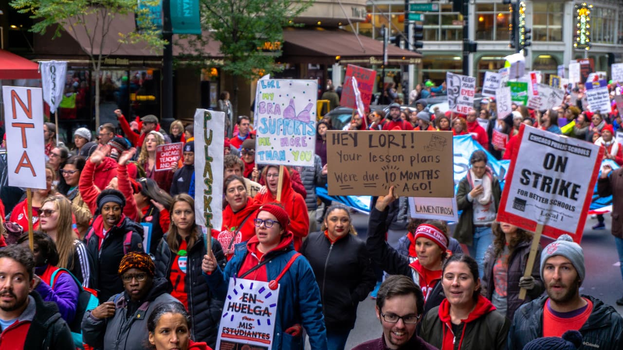 El Sindicato de Maestros de Chicago gastó $1.5 millones de dólares en actividad política y lobbying, según reporte