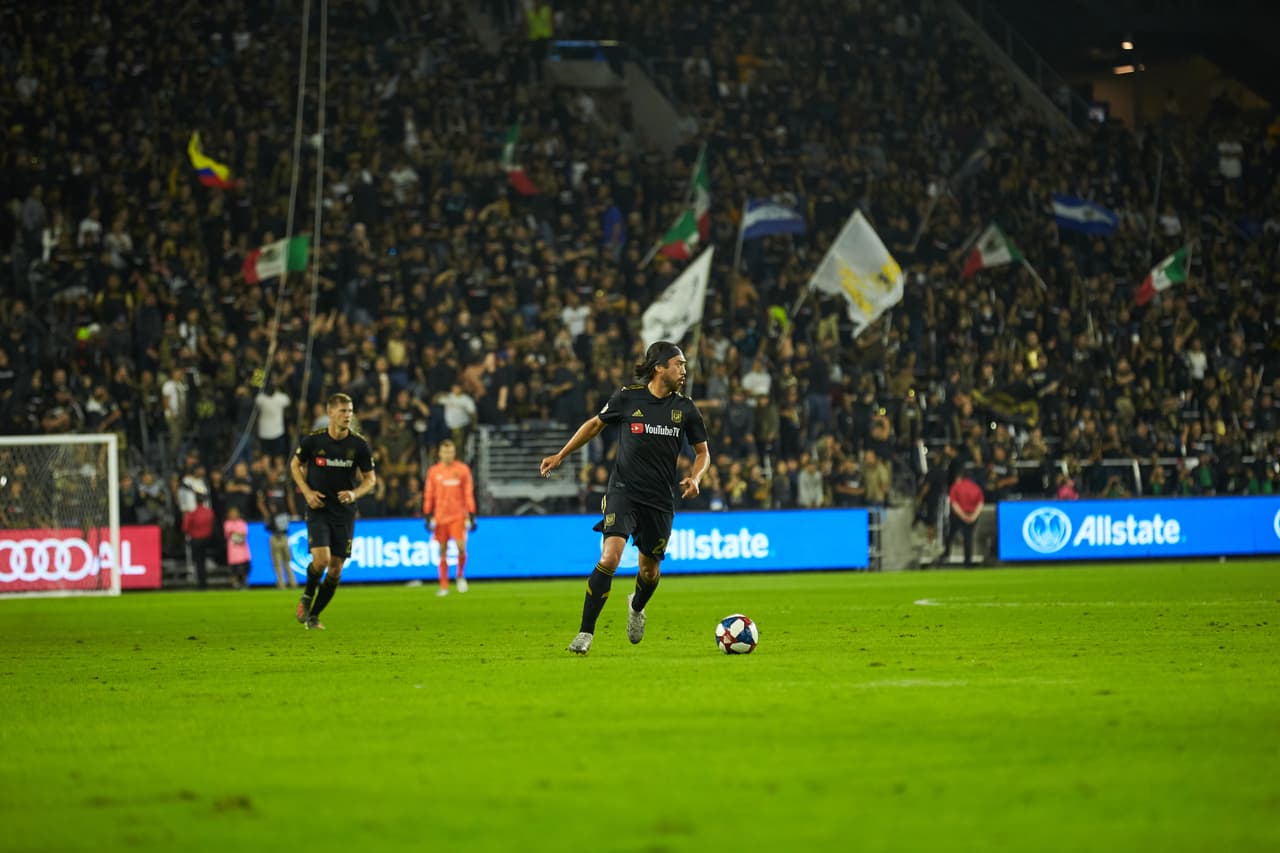 Edaurd Atuesta (17’) abrió el marcador para LAFC. Raúl Ruidíaz (22’, 64’) y Nicolás Lodeiro (26’) anotaron por los visitantes.