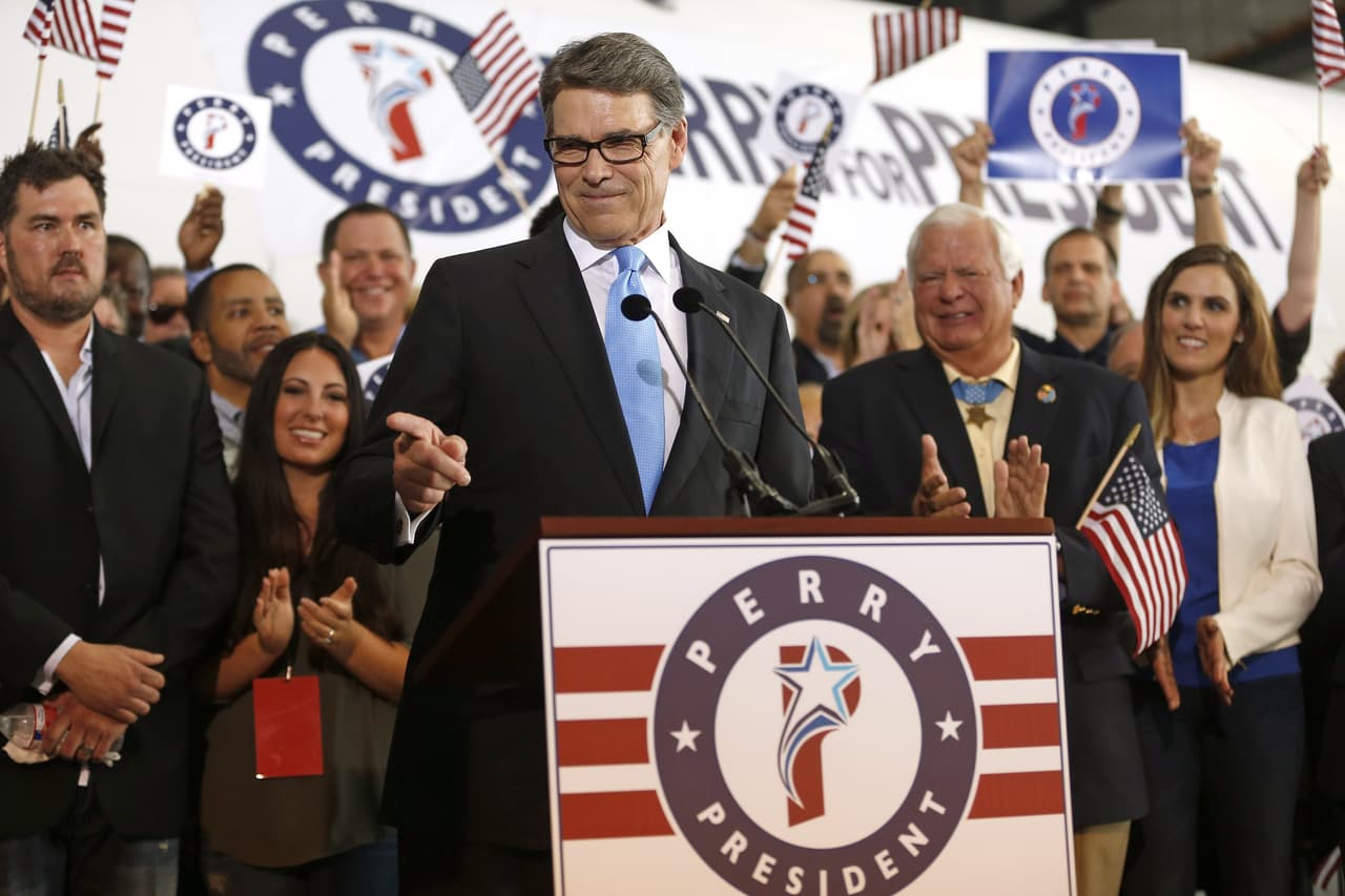 Rick Perry durante el anuncio de su candidatura.