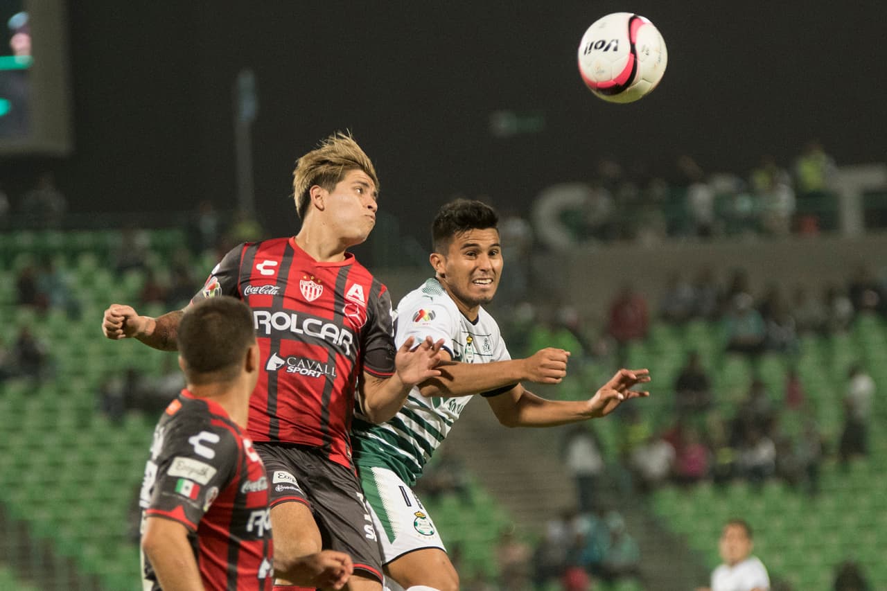 Dávila volvió a la Liga MX para ser entrenado por Luis Zubeldía y José Manuel de la Torre, pero 
<b>ahora ni siquiera tiene registro con los de Torreón.</b>