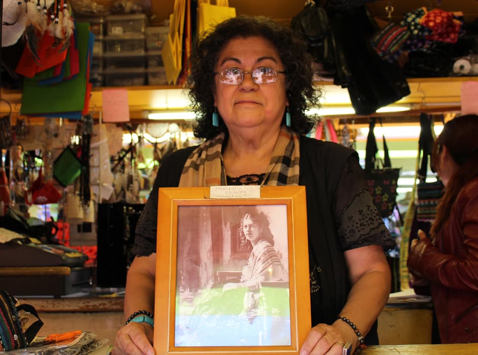 Emily Martinez y su familia han estado en la Plaza Olvera por tres generaciones.