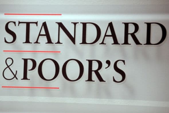 La compañía de servicios financieros estadounidense califica la deuda soberana a largo plazo con AAA, AA, A y BBB, que implica que los países que las obtienen alcanzan el “grado de inversión” por tener alta capacidad de pago de las deudas soberanas.
