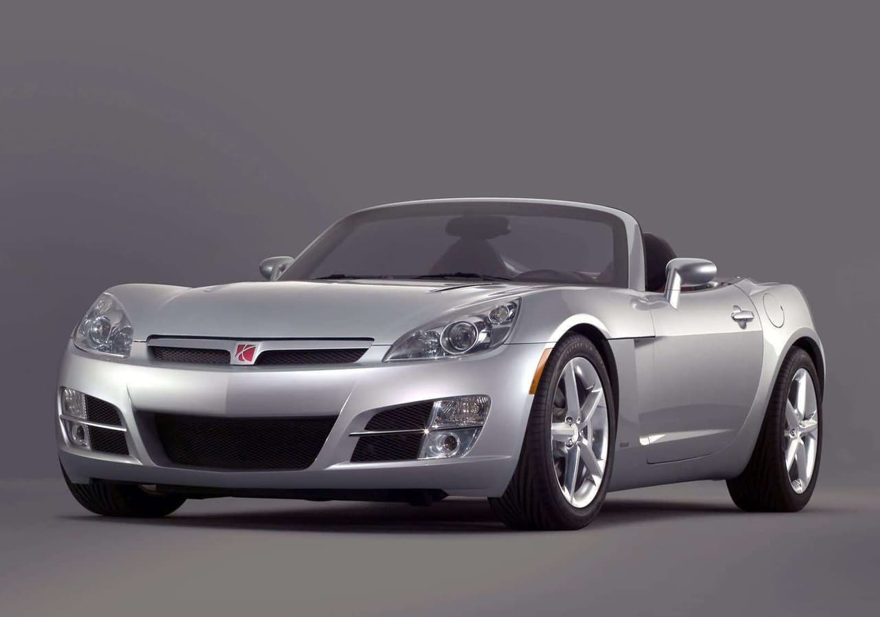 6to Puesto- Saturn: 12,400 dólares son los que requieren en mantenimiento los vehículos de Saturn, el fabricante fundado por el grupo General Motors en 1985. Aunque hace foco en modelos económicos, las reparaciones no lo son, según el informe de YourMechanic.