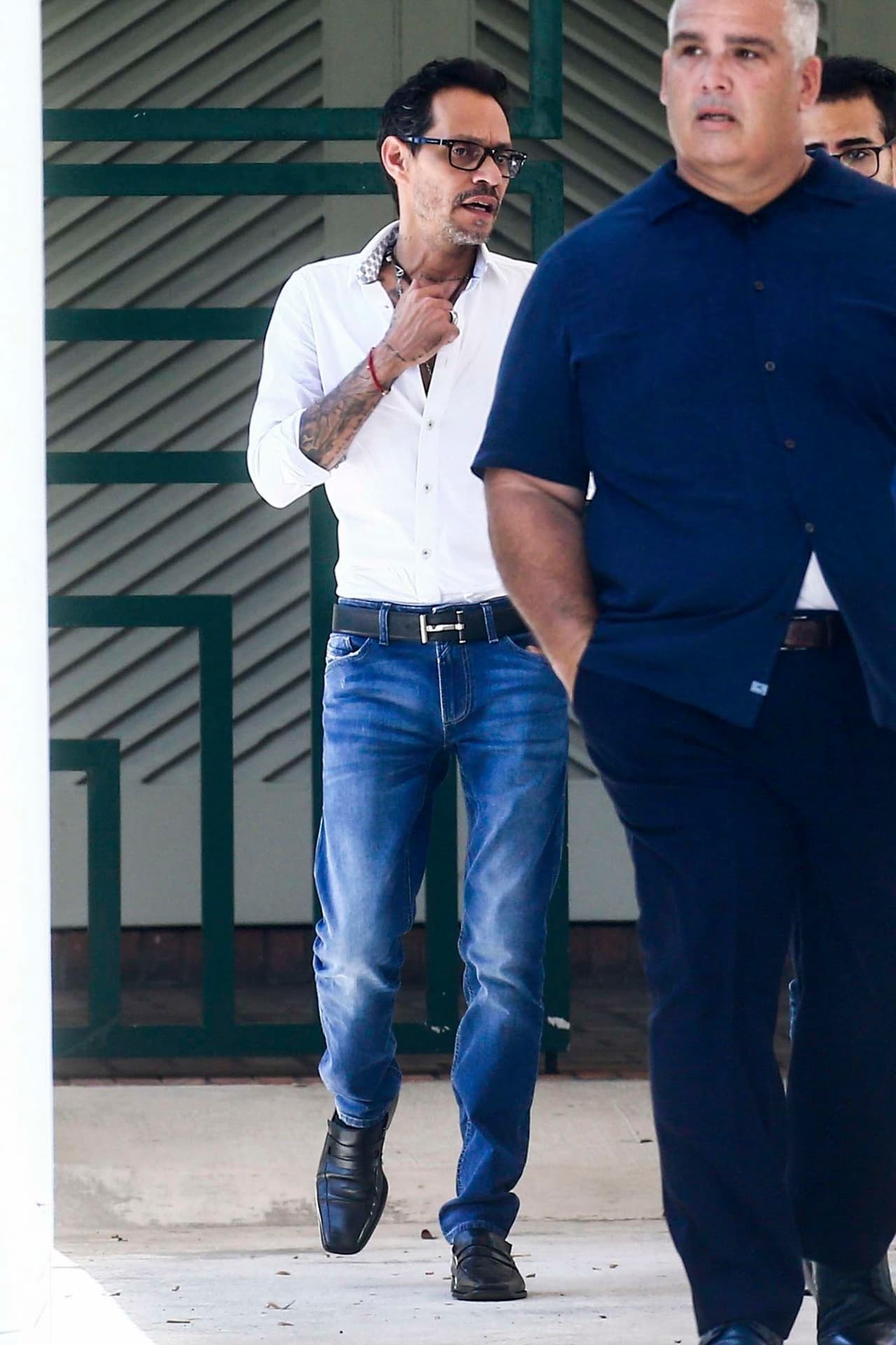 El cantante Marc Anthony también estuvo presente en este importante día de sus hijos.
<br>