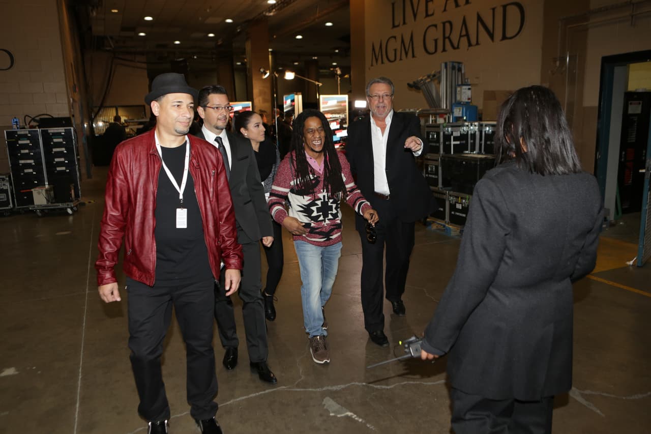 Te llevamos detrás de cámaras de esta entrega quee estuvo espectacular. Selfies, momentos in fraganti y hasta lo que no te imaginas.