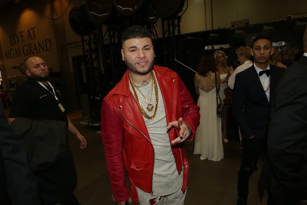 Te llevamos detrás de cámaras de esta entrega quee estuvo espectacular. Selfies, momentos in fraganti y hasta lo que no te imaginas.