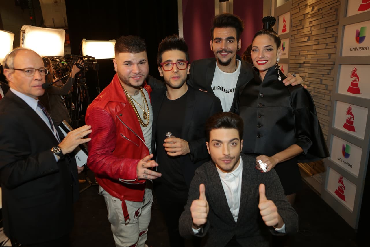 Te llevamos detrás de cámaras de esta entrega quee estuvo espectacular. Selfies, momentos in fraganti y hasta lo que no te imaginas.