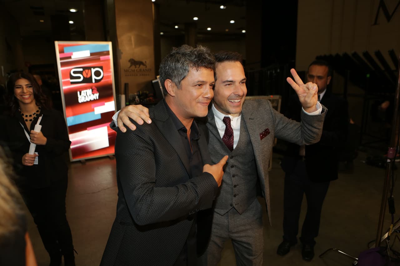 Te llevamos detrás de cámaras de esta entrega quee estuvo espectacular. Selfies, momentos in fraganti y hasta lo que no te imaginas.