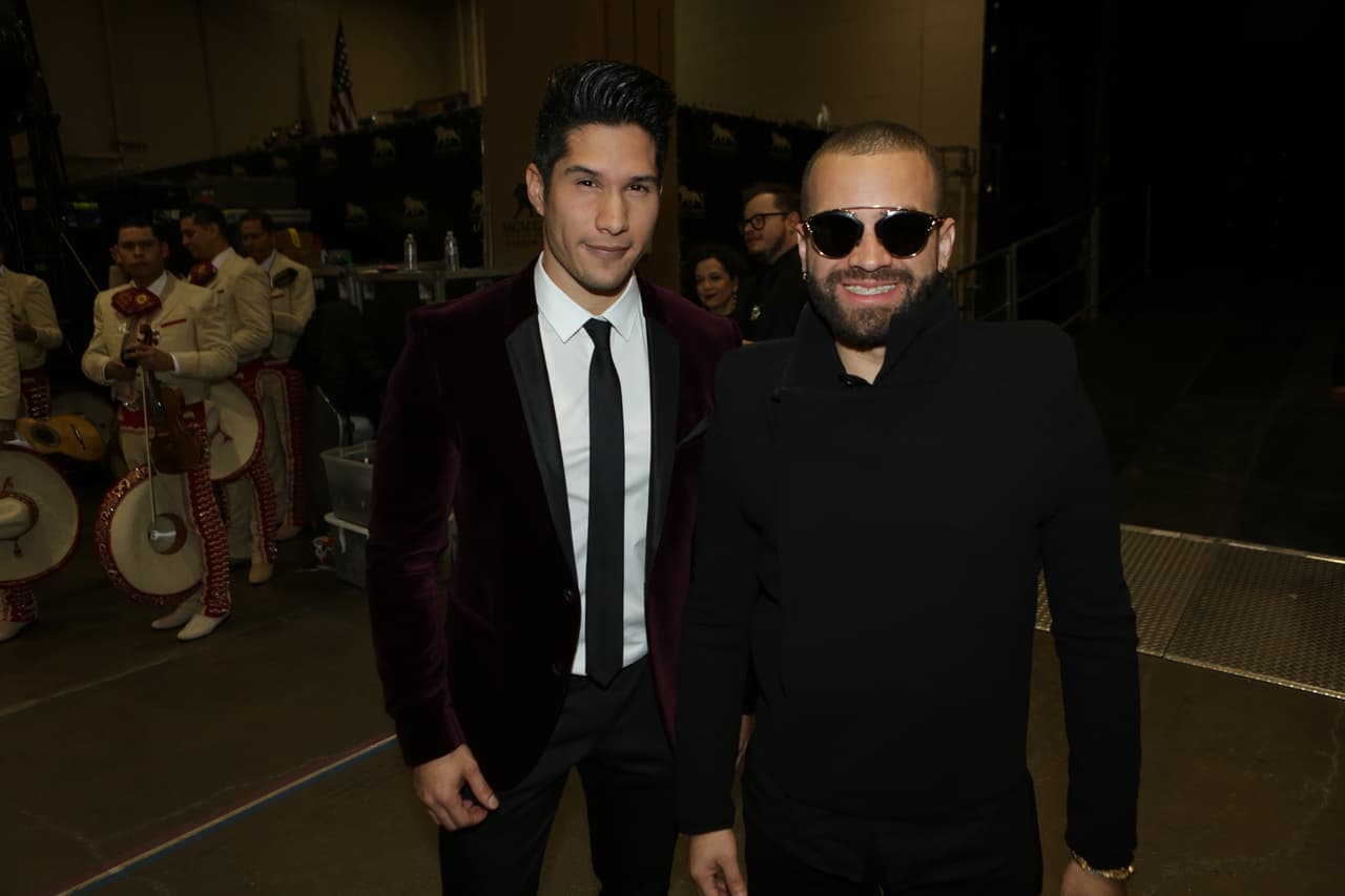 Te llevamos detrás de cámaras de esta entrega quee estuvo espectacular. Selfies, momentos in fraganti y hasta lo que no te imaginas.