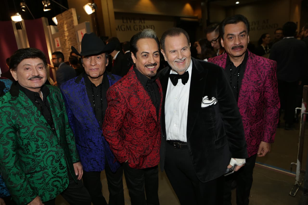 Te llevamos detrás de cámaras de esta entrega quee estuvo espectacular. Selfies, momentos in fraganti y hasta lo que no te imaginas.