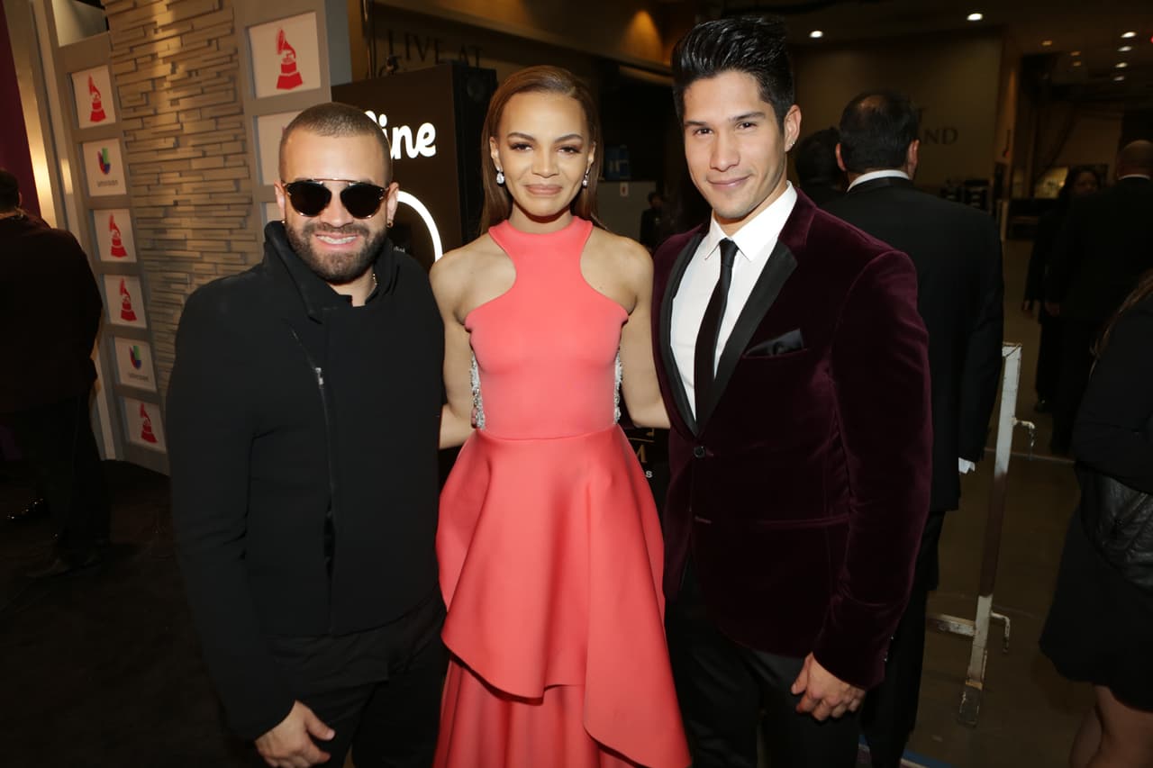 Te llevamos detrás de cámaras de esta entrega quee estuvo espectacular. Selfies, momentos in fraganti y hasta lo que no te imaginas.