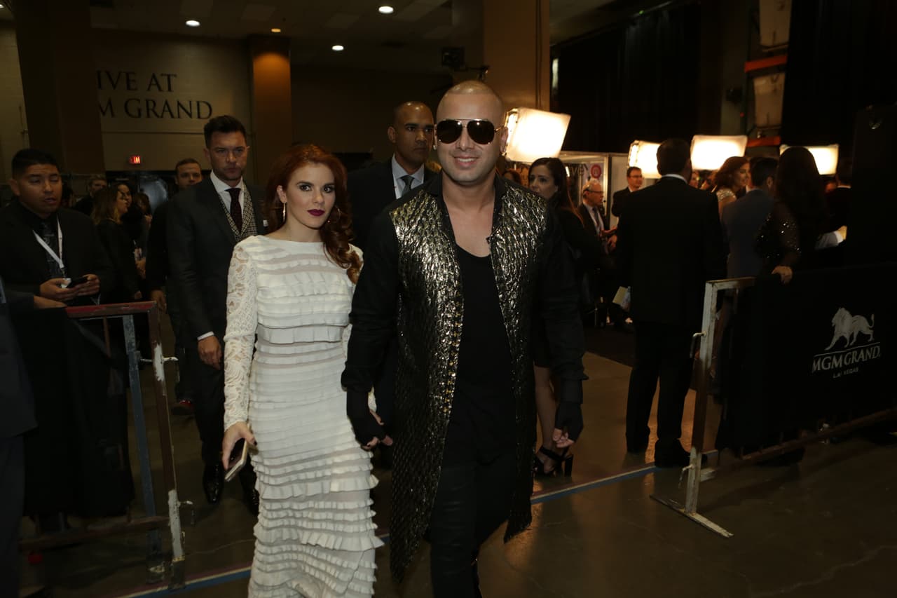 Te llevamos detrás de cámaras de esta entrega quee estuvo espectacular. Selfies, momentos in fraganti y hasta lo que no te imaginas.